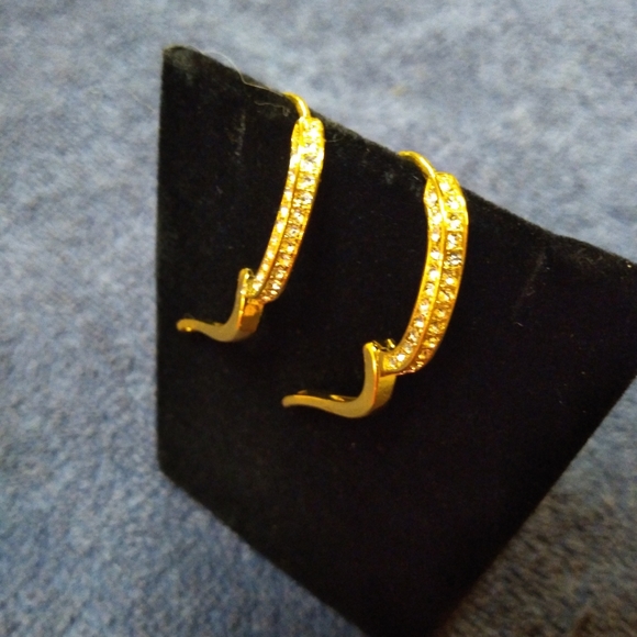Jewelry - Beautiful gold plated cz diamond fashion jewelry earrings